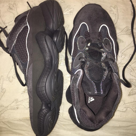 yeezy 500 black with flash